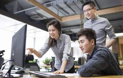 异乡代码，归家年味——杭州软件开发者的春节返乡路